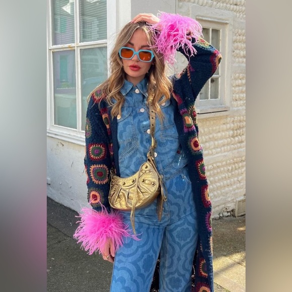 Twenty Fall Pink Ostrich Feather Cuffs - Picture 3 of 7